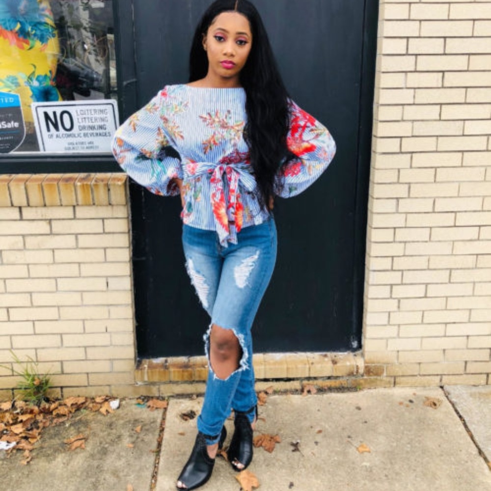 Distressed High Waist Jeans